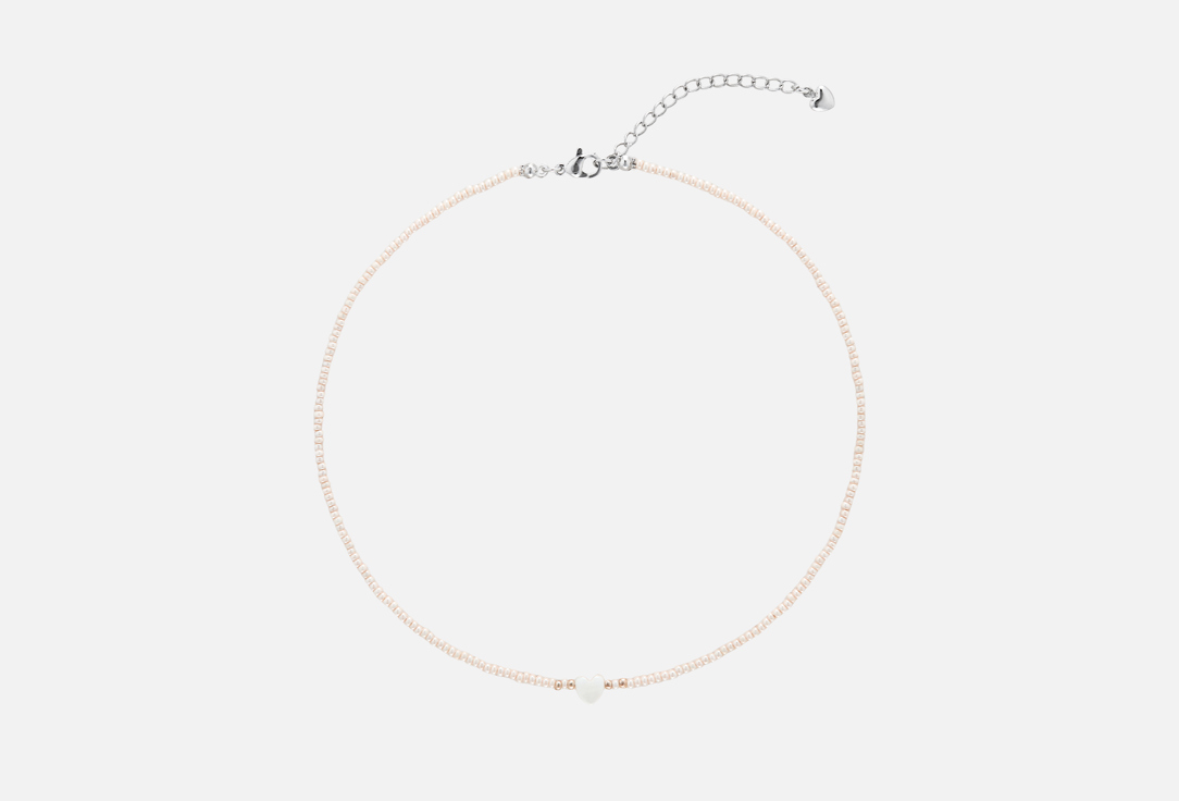 A beaded choker around the neck with a mother-of-pearl heart 1 шт