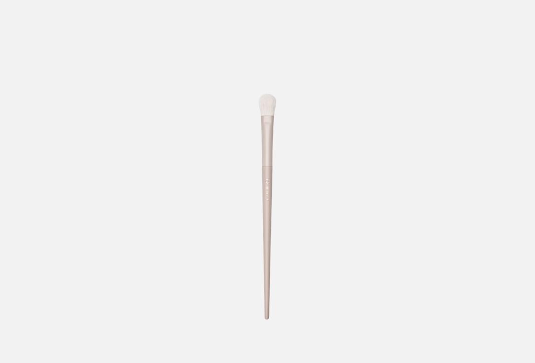 Brush 02 for applying concealer