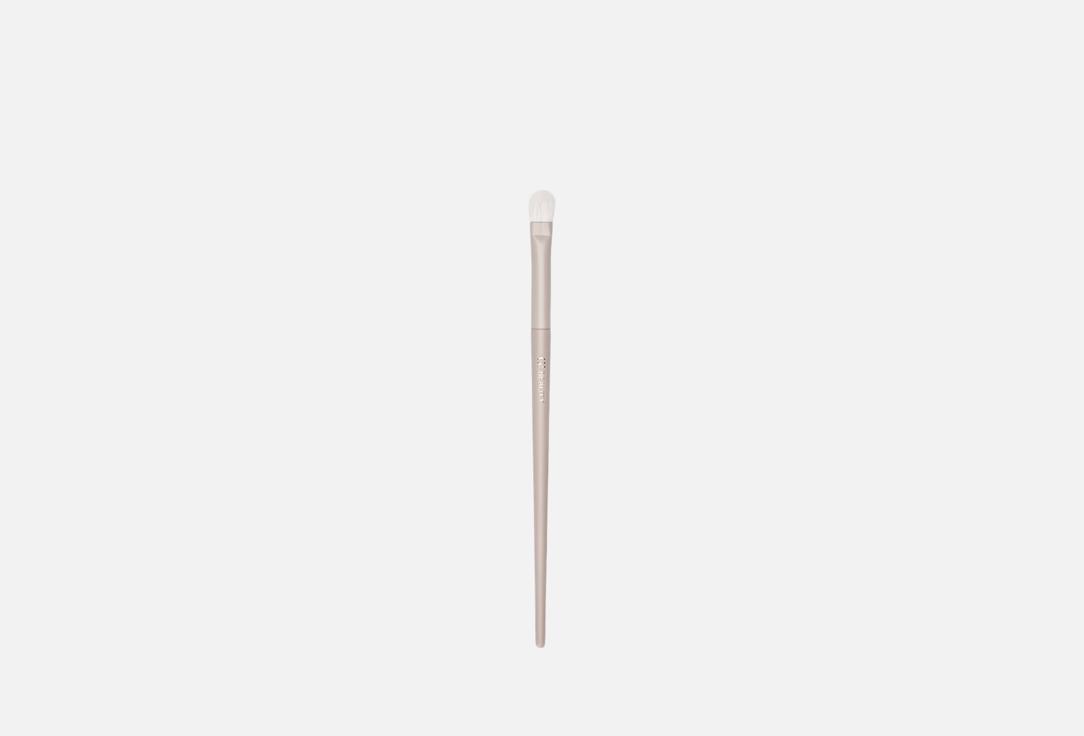 Brush 15 for applying eyeshadows